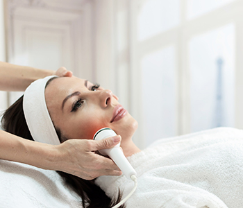 Dr. Khanna Vikram at Dermatology Specialists of Illinois provides Low-risk, yet no less powerful treatments.