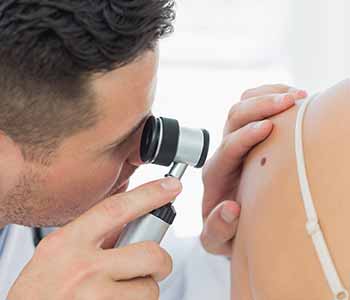 Non-invasive, image-guided superficial radiation therapy